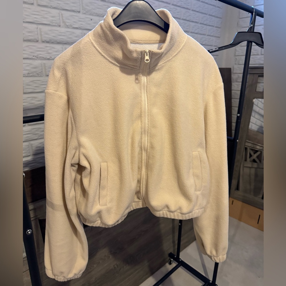 Two SHEIN fleece women’s jackets - Picture 9 of 13